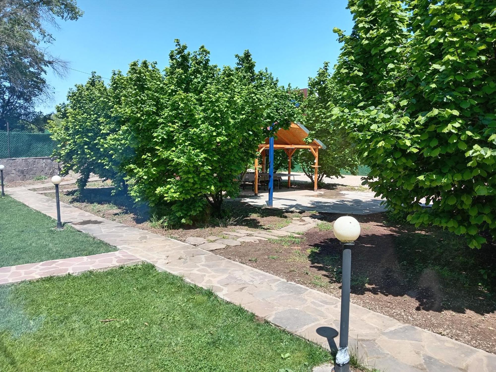 Vila Viktori Пирот Экстерьер фото
